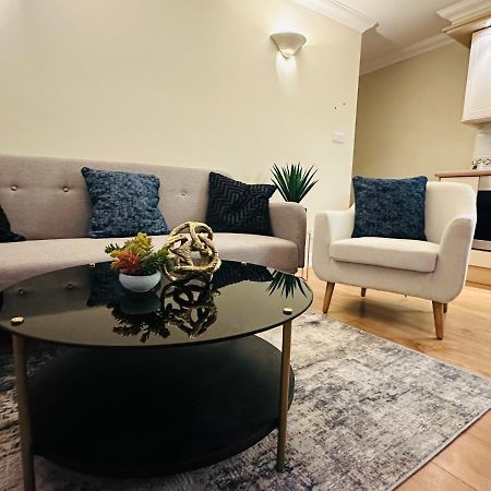 The Wimbledon Haven - Free Parking Appartement Londen Buitenkant foto