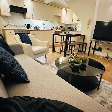 The Wimbledon Haven - Free Parking Appartement Londen Buitenkant foto