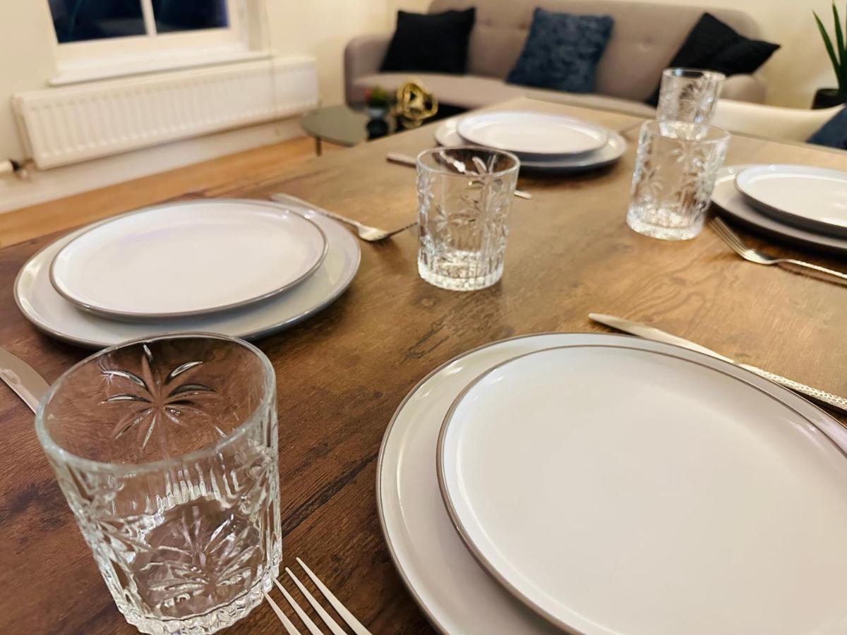 The Wimbledon Haven - Free Parking Appartement Londen Buitenkant foto