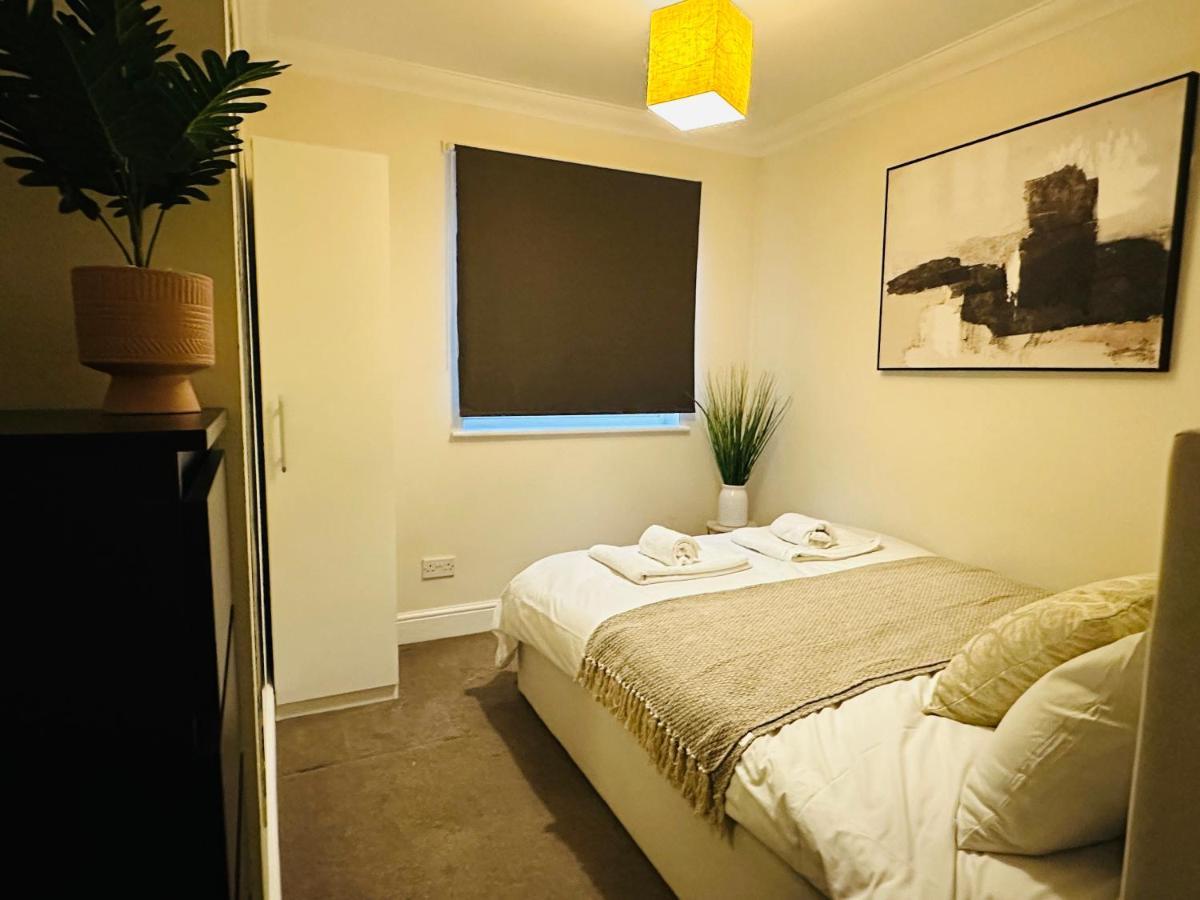 The Wimbledon Haven - Free Parking Appartement Londen Buitenkant foto